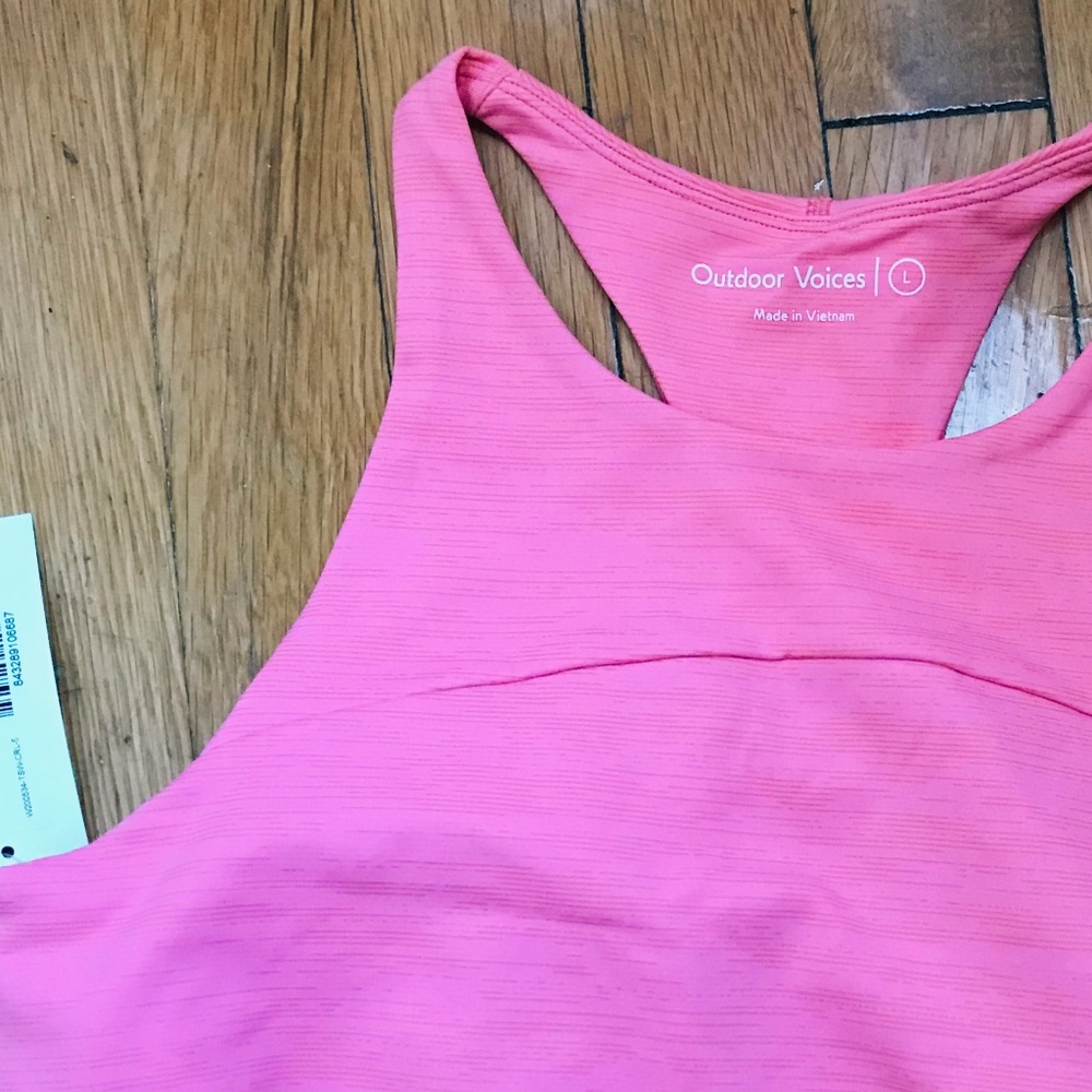 Outdoor Voices | Tech Sweat Crop in Coral